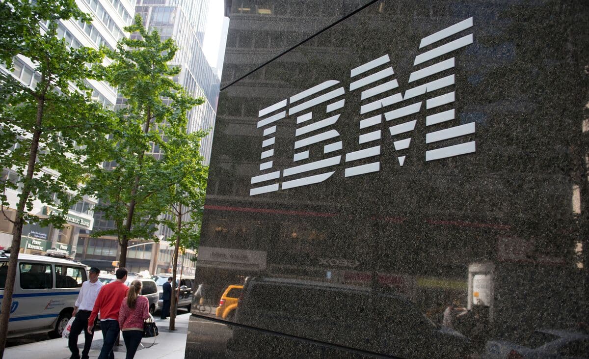 Stock Movers: Tesla, IBM, Texas Instruments (Podcast)