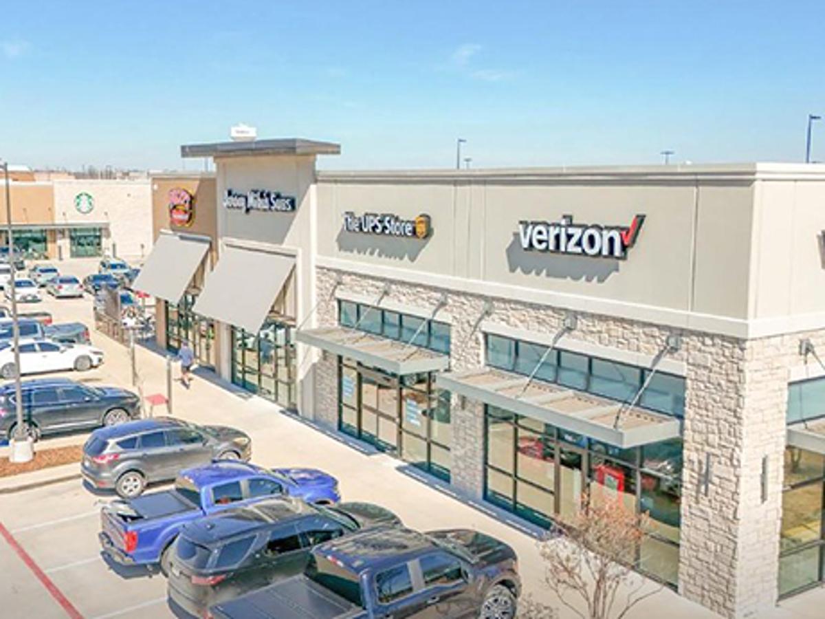 Marcus & Millichap Brokers Sale of 7,295-Square-Foot Retail Center in North Texas