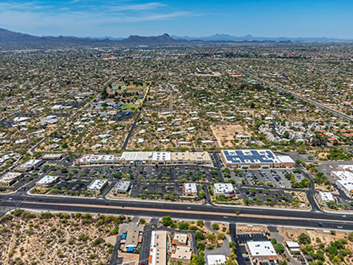 JLL Negotiates $53.8 Million Sale of Grocery-Anchored Retail Center in Suburban Tucson, Arizona