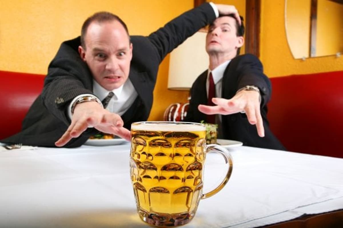 Justice Matt Damon Orders Drinks — See Also