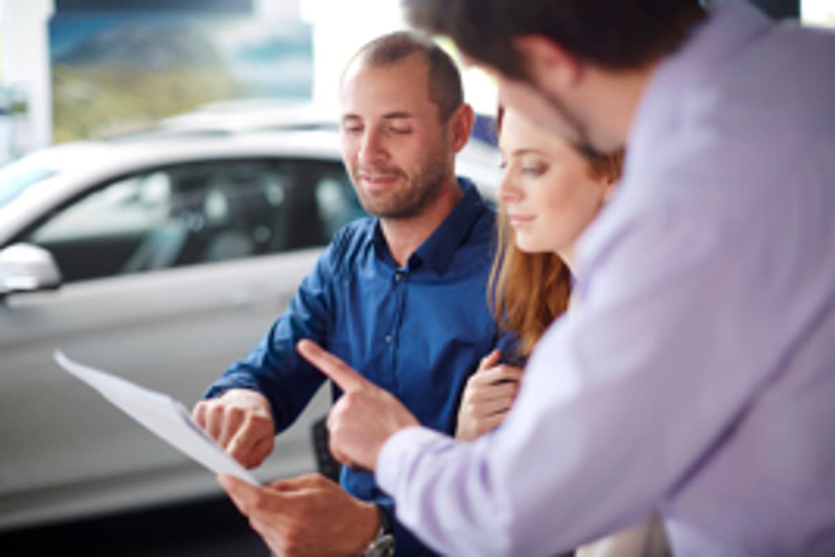 Closing the EV Confidence Gap in Retail
