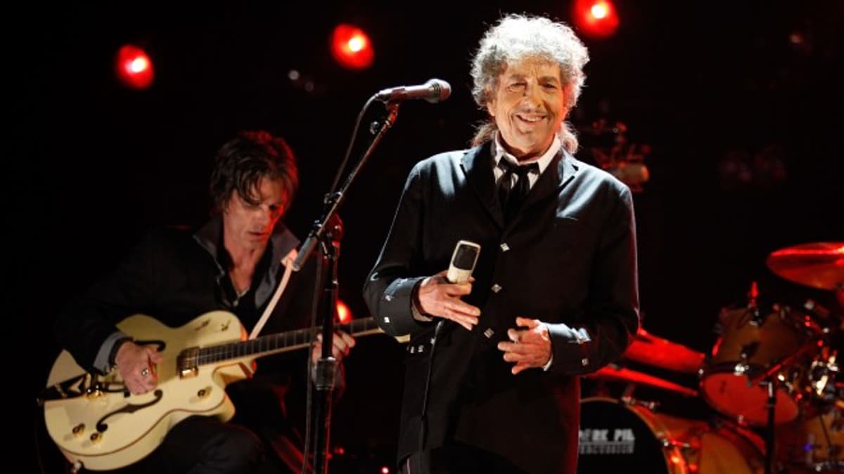More Bob Dylan 2026 Tour Dates Just Dropped: Here’s Everything You Need To Know