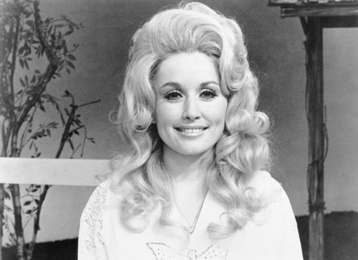 53 Years Ago Today, Dolly Parton Released the Most Personal Album in Her Discography, With a Special Ode to Her...