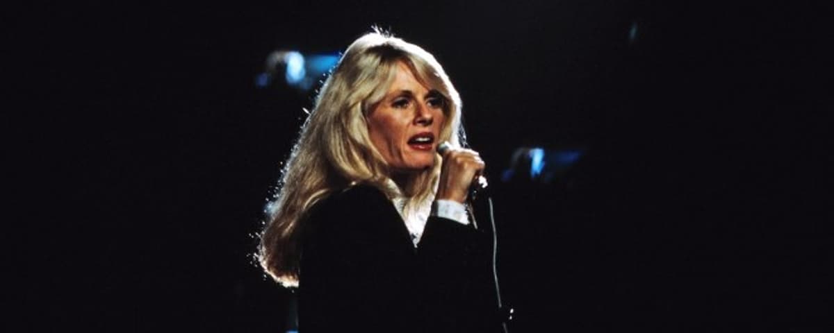 “Bette Davis Eyes” Singer Kim Carnes Wrote This Song for Kenny Rogers That Ended Up a No. 1 Hit for...