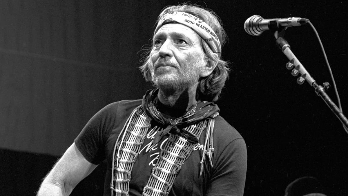 Born in Texas on This Day 93 Years Ago, Country Music’s Elder Statesman, Outlaw Hero, and Songwriter Behind Timeless Hits