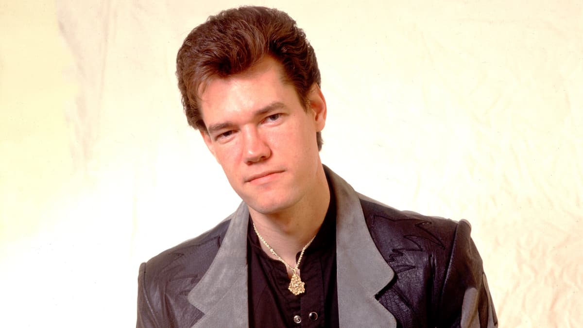 Born on This Day in 1959, the Golden-Voiced Country Legend Who Led the Genre Back to Its Roots