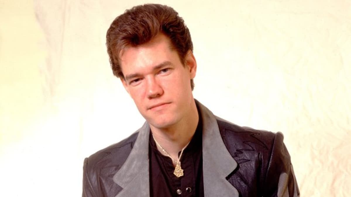 Born on This Day in 1959, the Golden-Voiced Country Legend Who Led the Genre Back to Its Roots