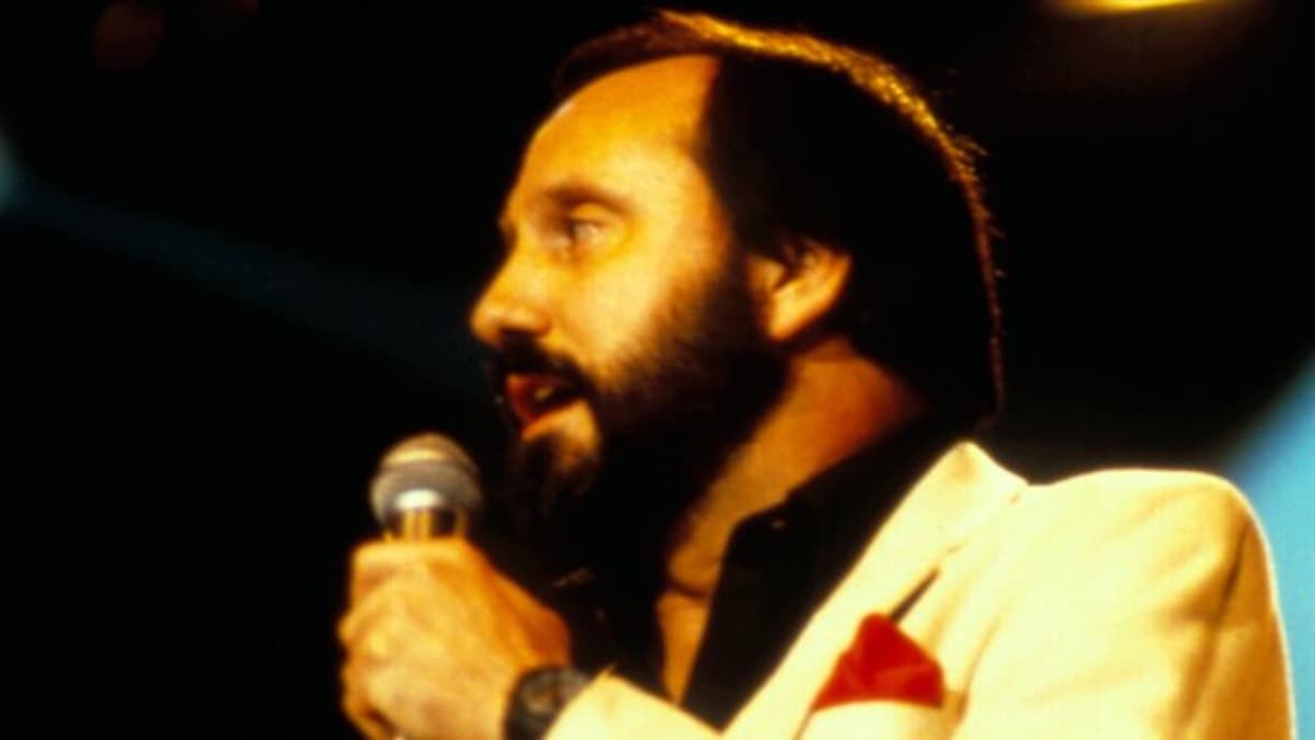 On This Day in 1974, Ray Stevens Was at No. 1 With a Song That Was Boosted by a Headline-Making...