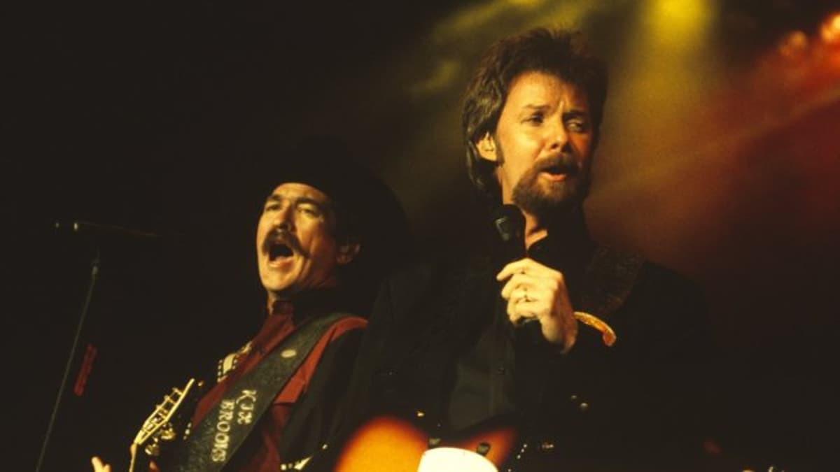 On This Day in 1996, Brooks & Dunn Were at No. 1 With a Cover of a Re-Worked Three Dog...