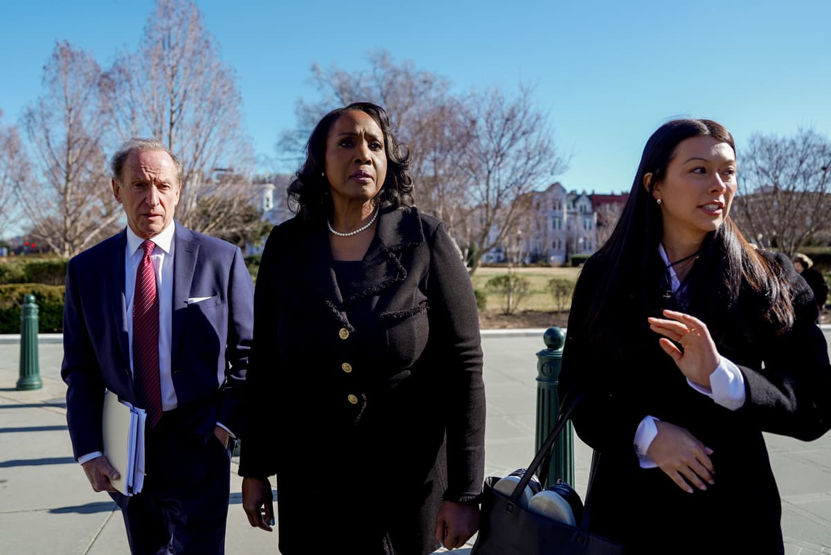 Justices Wary of Trump's Urgent Need to Remove Fed's Cook