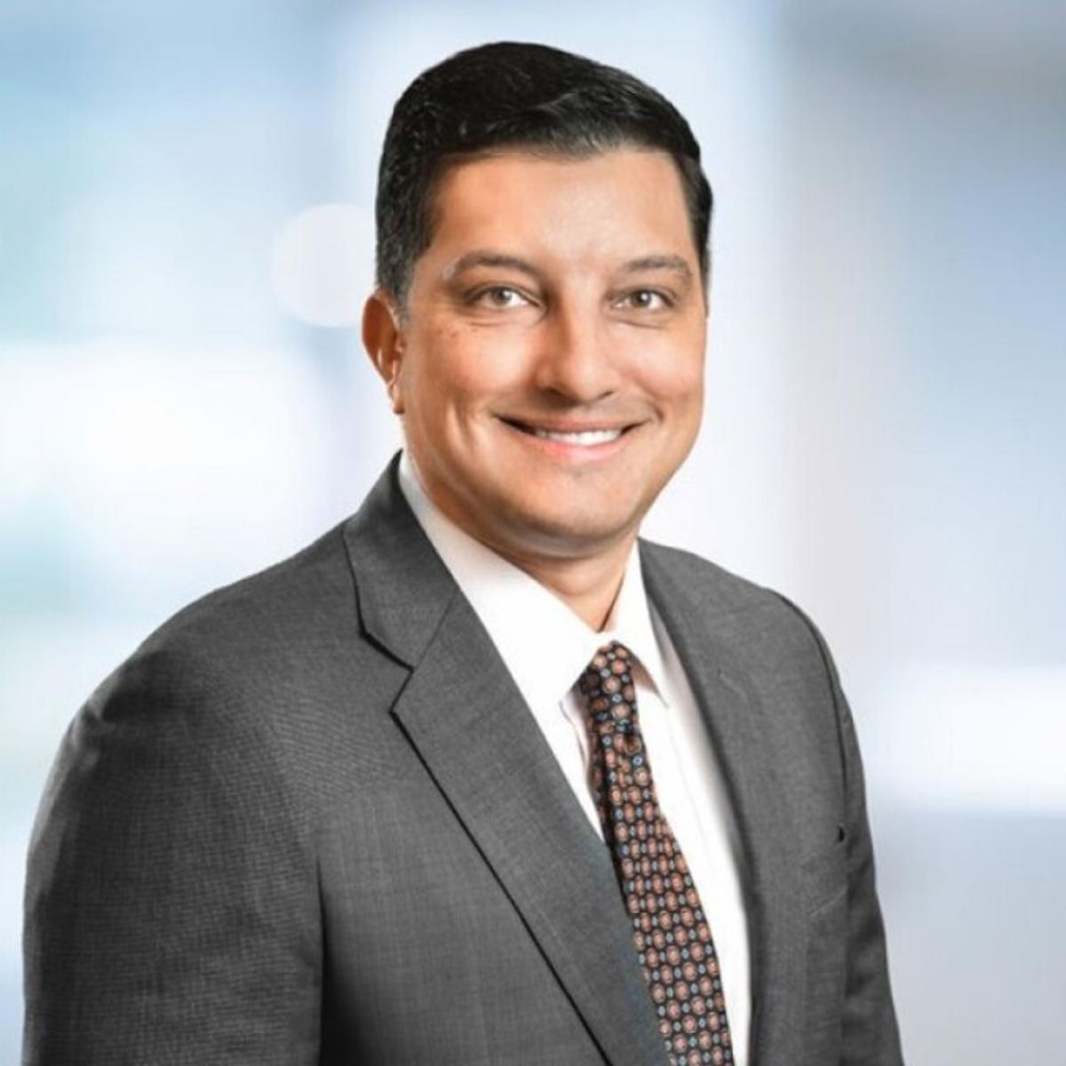 Raymond James Pays Big for Recruiting, Sees Upswing in Net New Assets