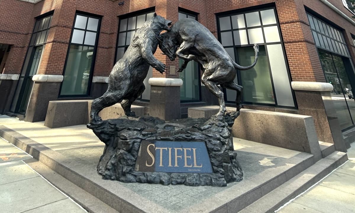 Stifel's Sale of Independent Unit Delivers a Q1 Revenue Boost