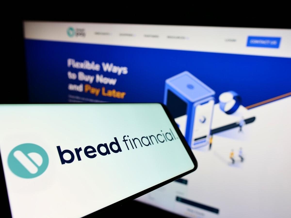 Bread's Strong Earnings Tempered by Economic Worries