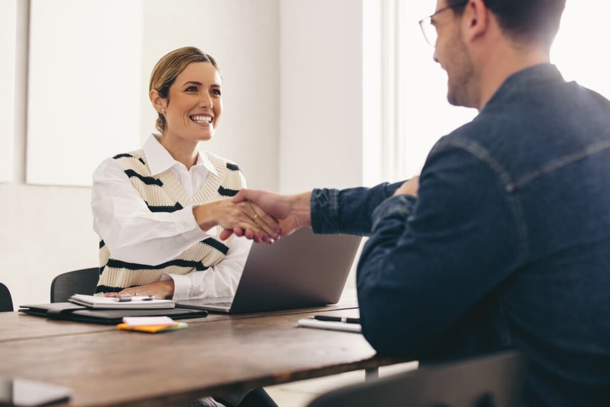 Should Advisors Work with a Recruiter or Go It Alone?