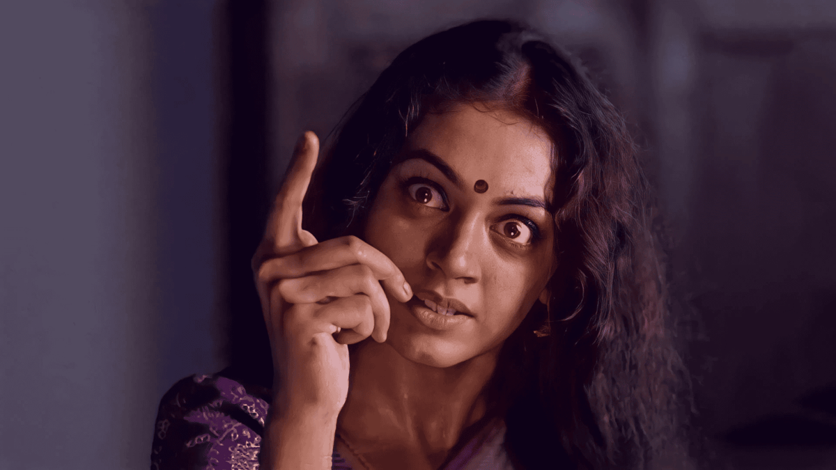 Manichithrathazhu (1993) by Fazil Film Review