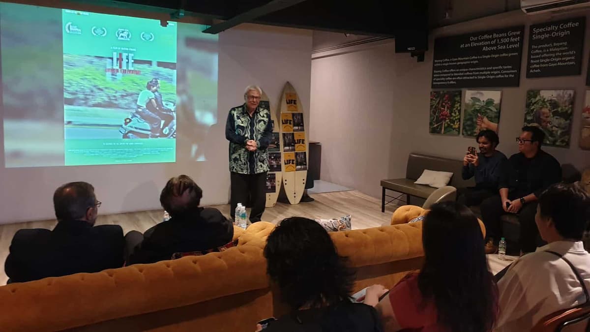 Historic Milestone for Malaysian Cinema as Majid Majidi Attends Private Screening of “LIFE – Living In Fear Everyday”