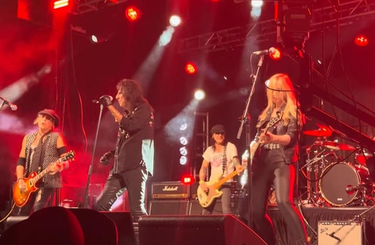 Watch: ALICE COOPER Performs Surprise Cover Of NIRVANA's 'Smells Like Teen Spirit' At 2026 'Coopstock' In Phoenix