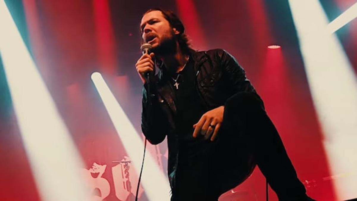 SALIVA's BOBBY AMARU: 'Anytime You Replace A Singer, There's Always Gonna Be Doubters Or Haters'
