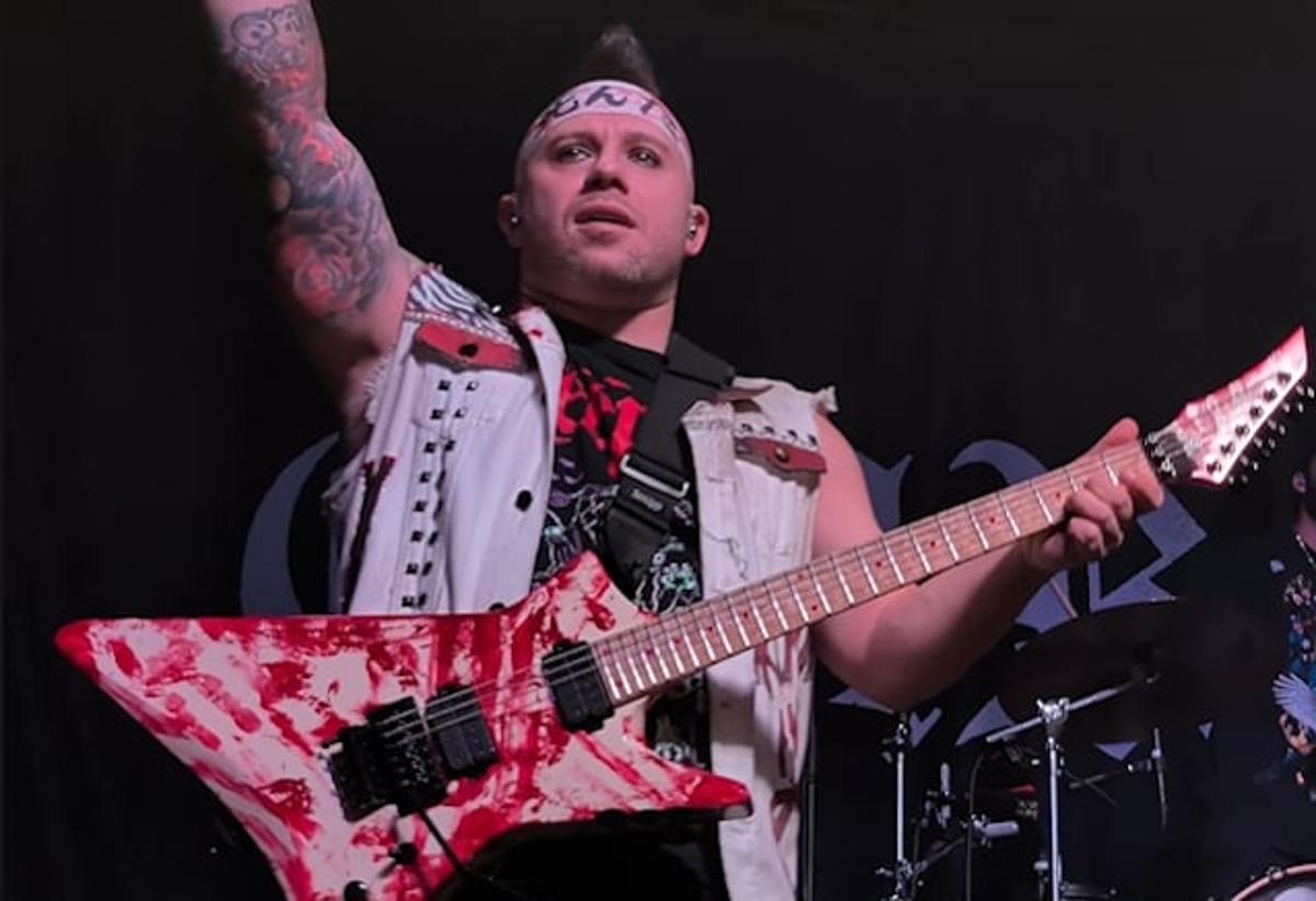 ATREYU's DAN JACOBS Says Opening For IRON MAIDEN In 2009 In Monterrey, Mexico Was 'Scary As Hell': 'People Were Throwing...