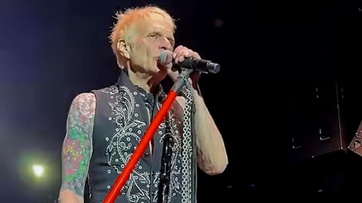 DAVID LEE ROTH Says He Sold His Publishing Catalog For A Substantial Sum Last Year: I Feel 'Rich'