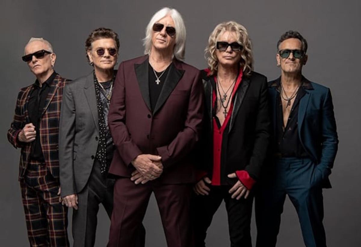 DEF LEPPARD To Release 2026 Tour Edition Of 'Greatest Hits' On Vinyl