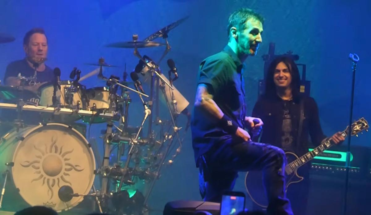 Watch: GODSMACK's New Lineup Headlines 2026 MMRBQ In Camden, New Jersey