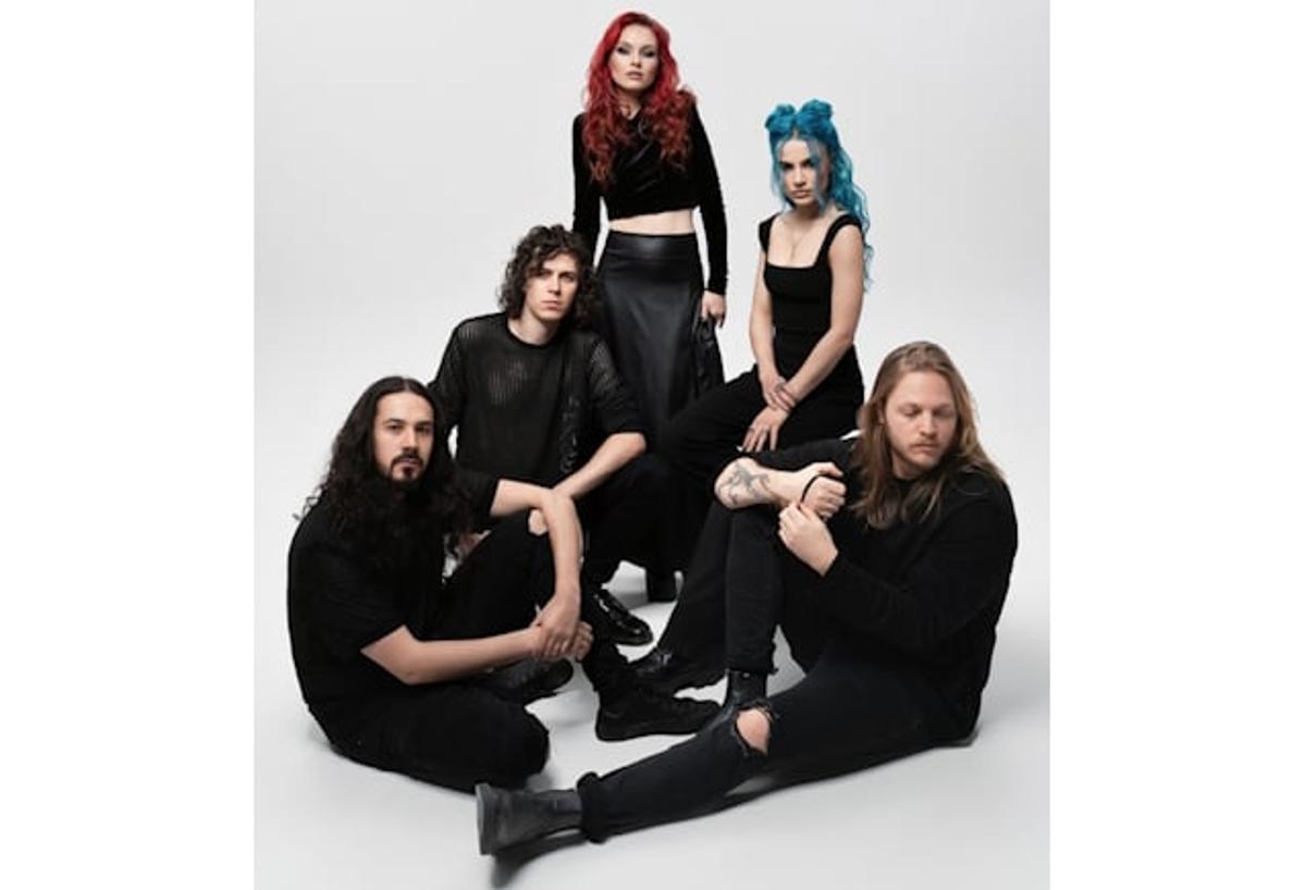 ILLUMISHADE, Featuring ELUVEITIE Members, Returns With New Single 'Paralyzed'