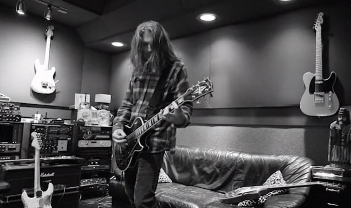 Former OZZY OSBOURNE Guitarist JOE HOLMES Releases New, Self-Titled Solo Album Featuring ROBERT TRUJILLO And MIKE BORDIN