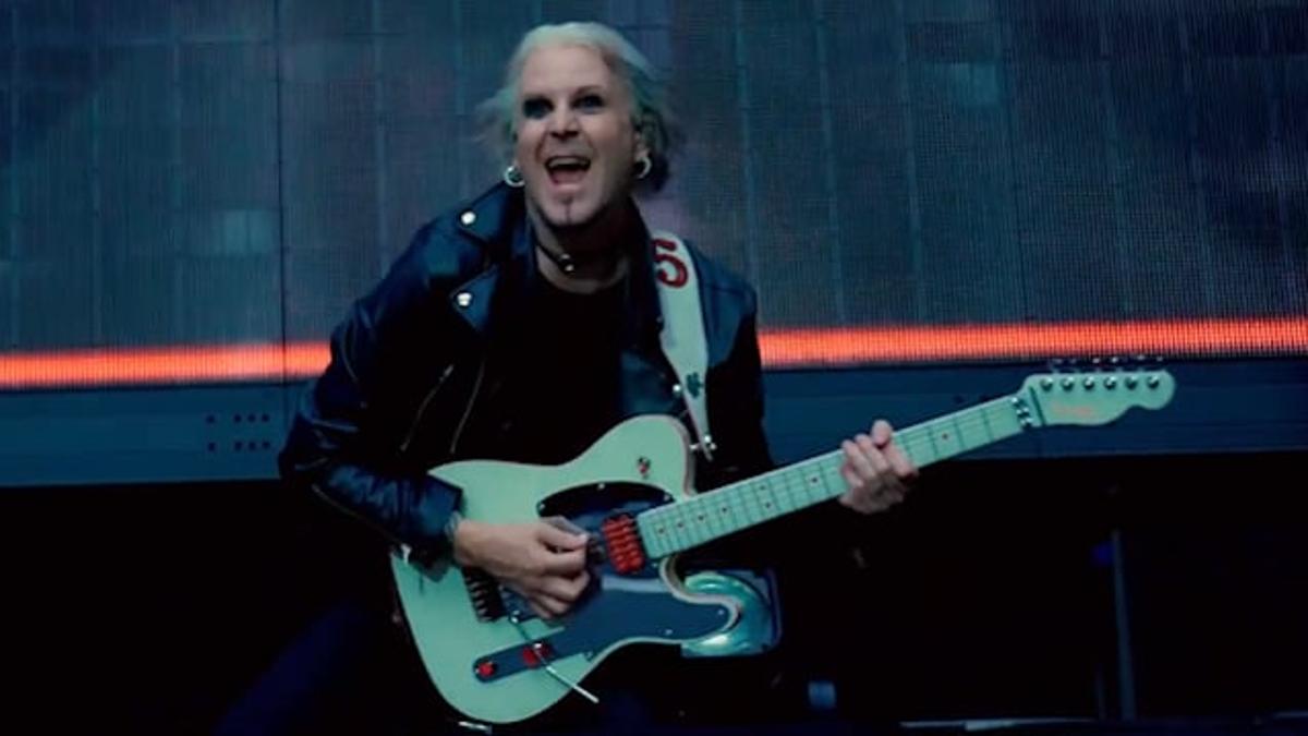 JOHN 5 On His Approach To Performing MÖTLEY CRÜE Songs: 'I Wanna Play It Exactly, Exactly Like How It Was...