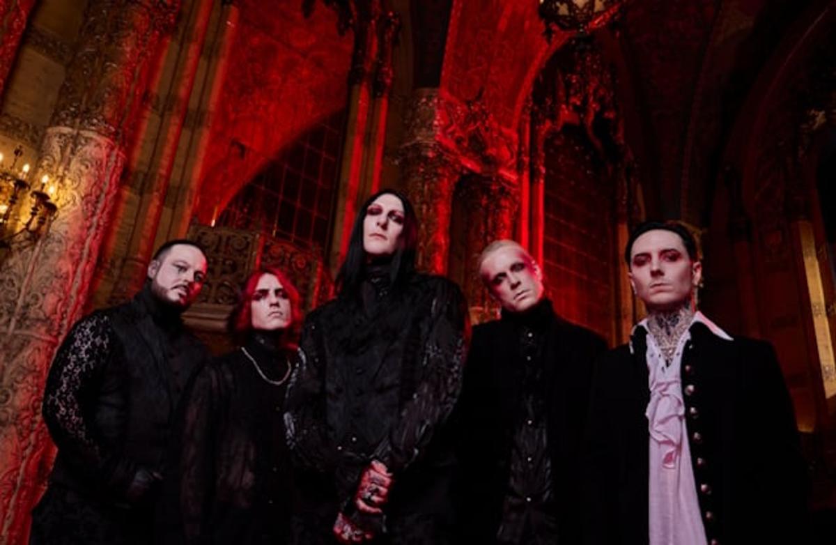 MOTIONLESS IN WHITE Shares 'R.I.P.' Single Featuring SKYLAR GREY