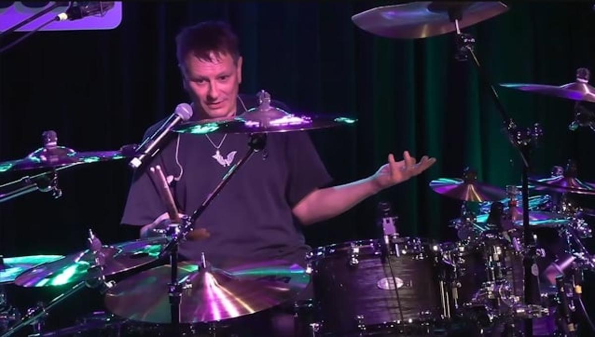 KORN's RAY LUZIER: I Lost Gigs With Two 'Hugely Famous' Bands Because I Didn't Do Drugs
