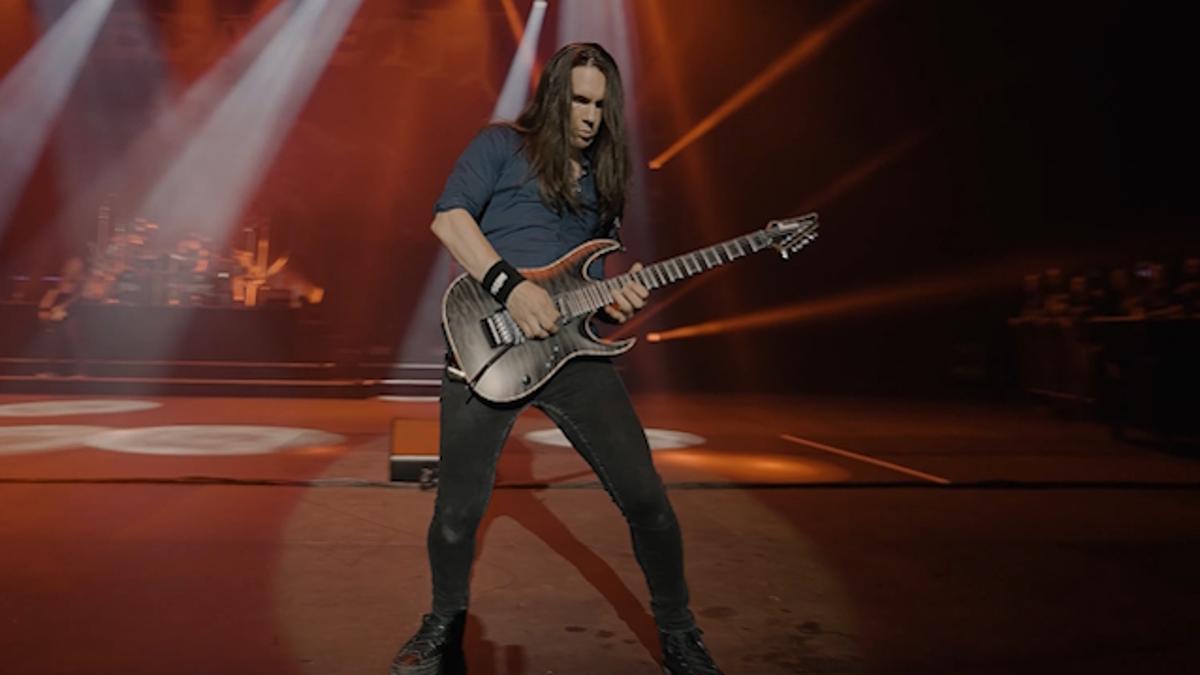 MEGADETH's TEEMU MÄNTYSAARI Believes GHOST-Style 'Phone Ban' At Concerts Is A 'Great Idea'