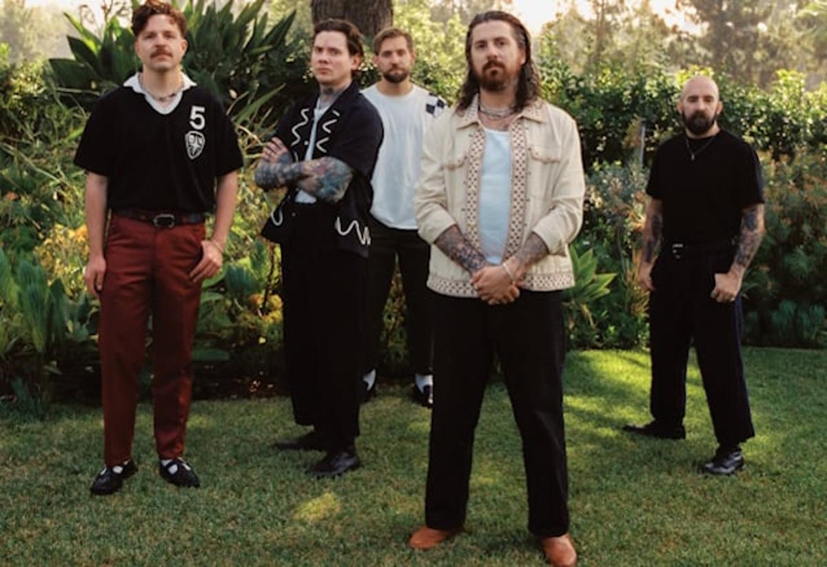 THE DEVIL WEARS PRADA Shares Music Video For 'When You're Gone' From 'Flowers' Album