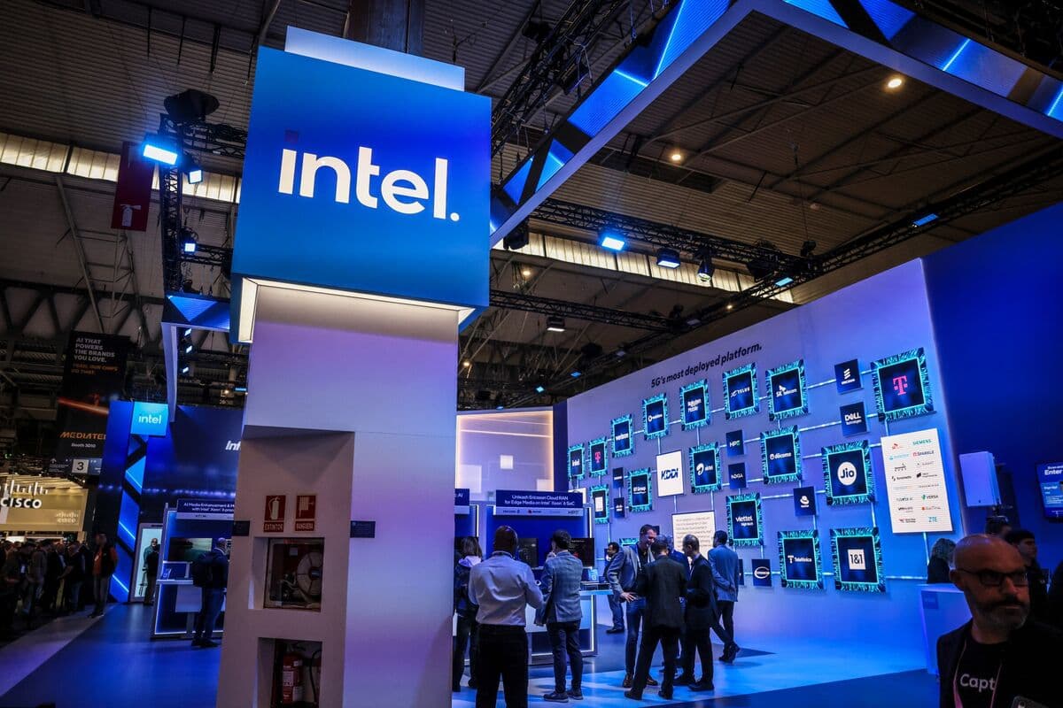 Intel Shares Soar to Highest Since 2000 on Turnaround Optimism