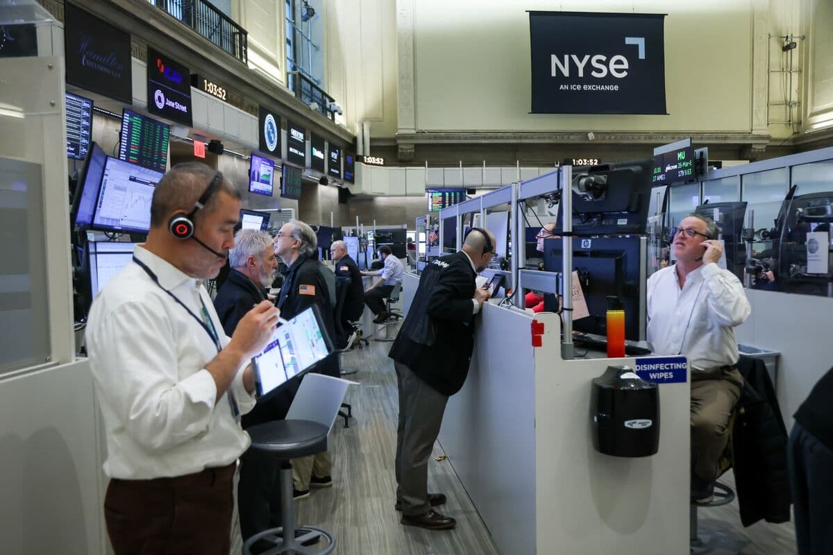 Stocks Waver as Traders Weigh Hot PPI Against AI’s Profit Boom