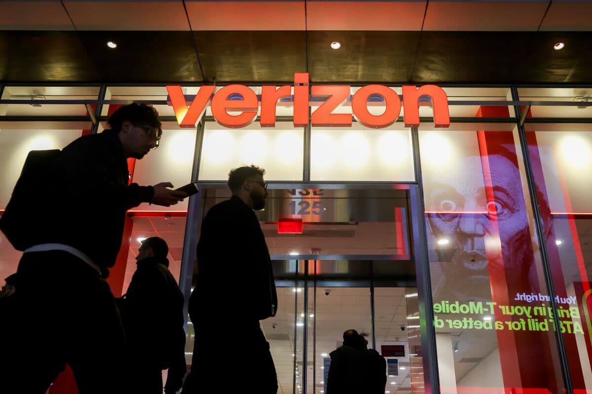 Verizon Reports Phone Subscriber Gains Under New CEO