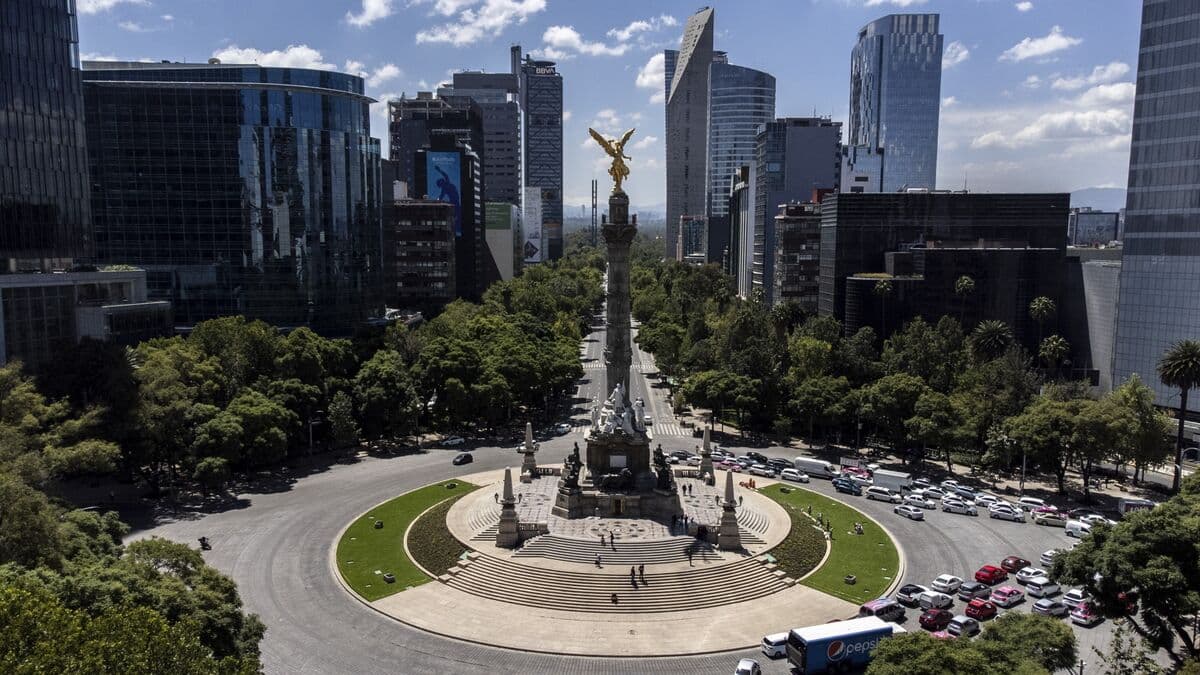 Mexico Investment Extends One of Longest Slumps in Decades