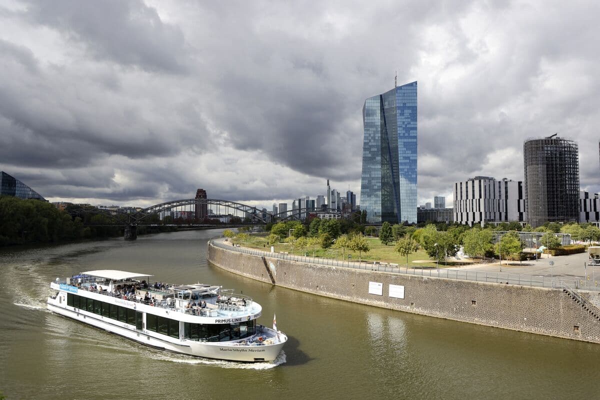 ECB’s Muller Sees ‘Good Case’ for June Hike on Energy Surge