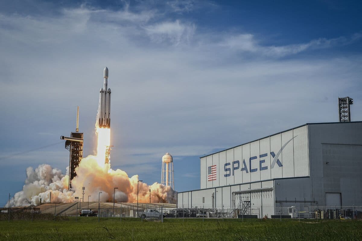 Founders Fund, Andreessen Poised for Record Returns From SpaceX IPO