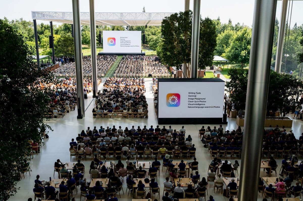 Apple Investors Look for AI Overhaul to Power Next Leg of Gains