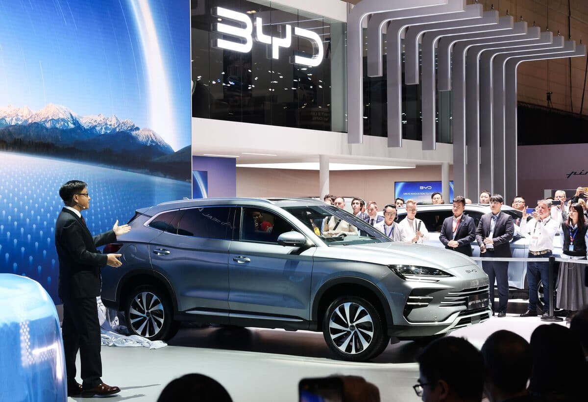 China’s Carmakers Grab 30% of Europe’s Plug-In Hybrid Sales
