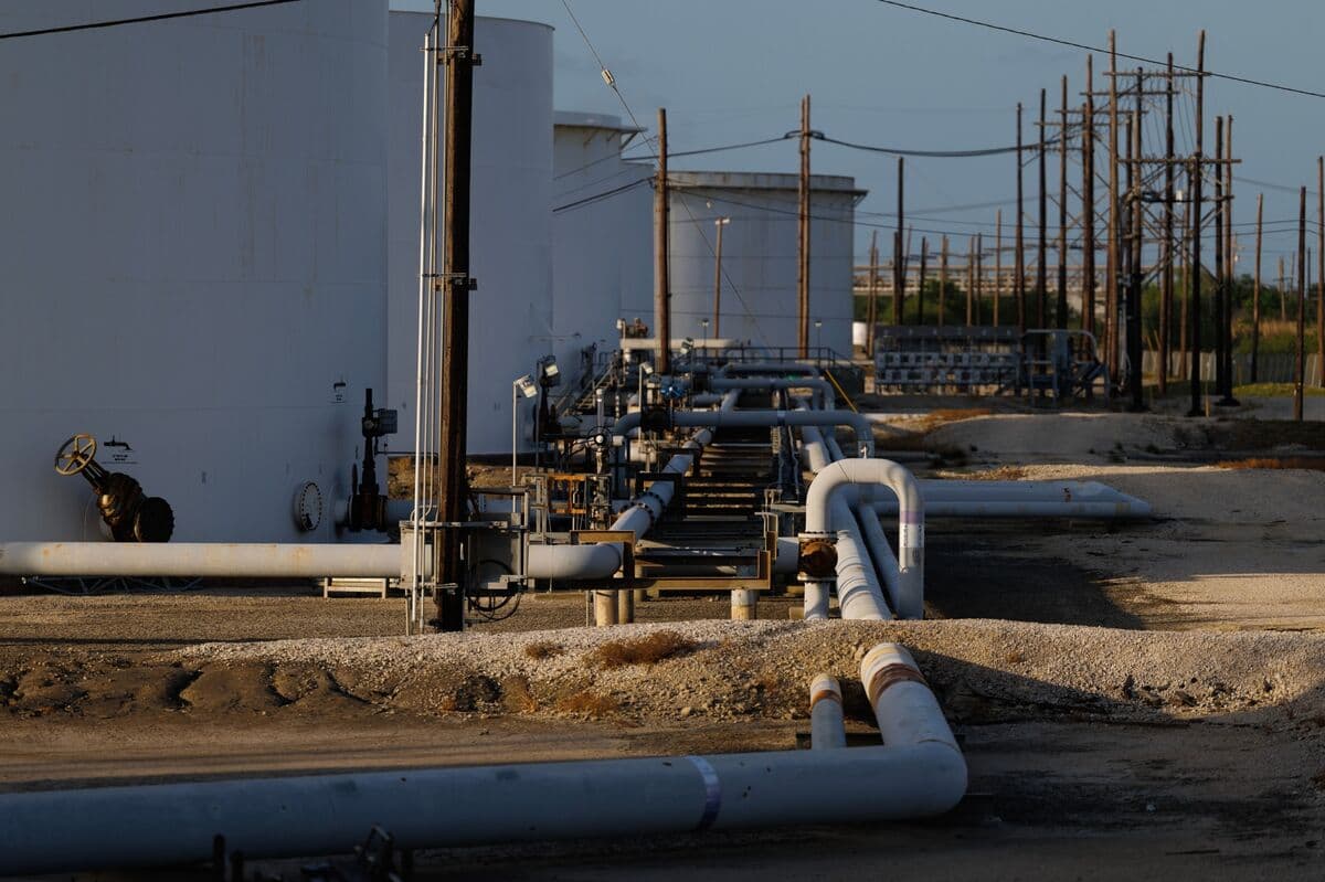 Oil Holds Advance as Trump Extends Truce But Maintains Blockade