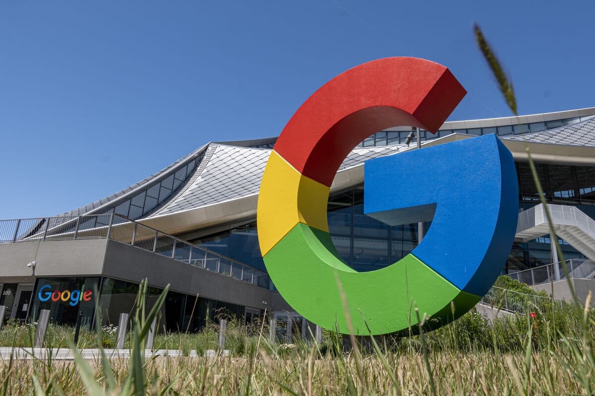 Alphabet Kicks Off $3.5 Billion Megabond Deal in Euro Market