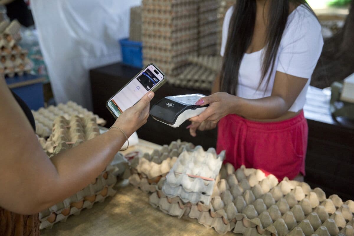 Apple Plans to Let Users Build Their Own Passes in iOS 27 Wallet App