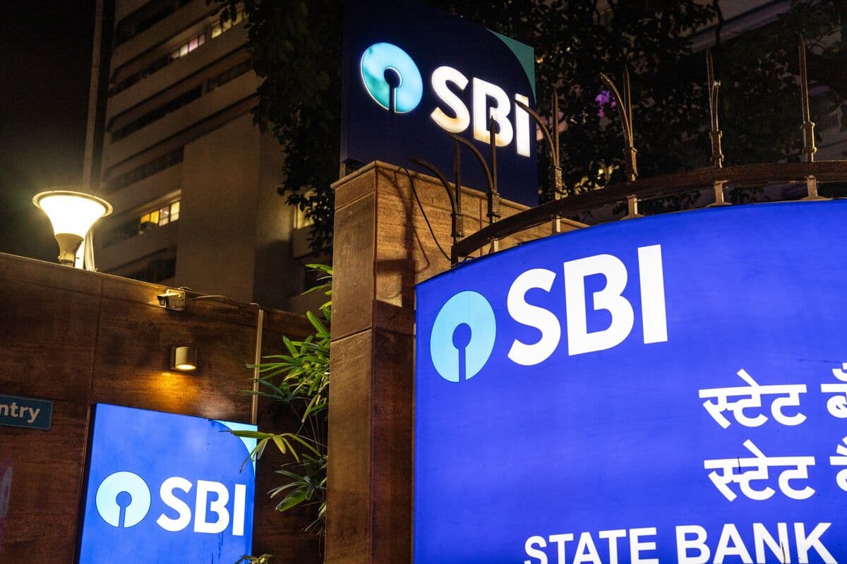 Rupee May Get Further Boost as Indian Banks Line Up Overseas Debt