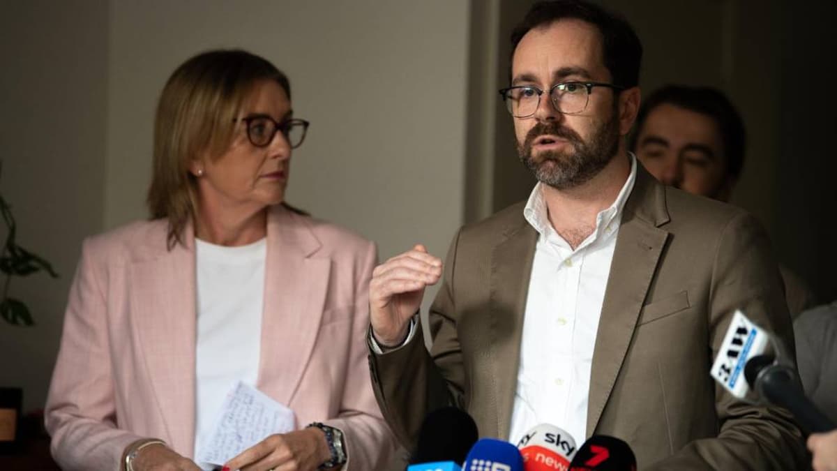 Rubbish-Collection Strikes Rock Victorian Government, Councils