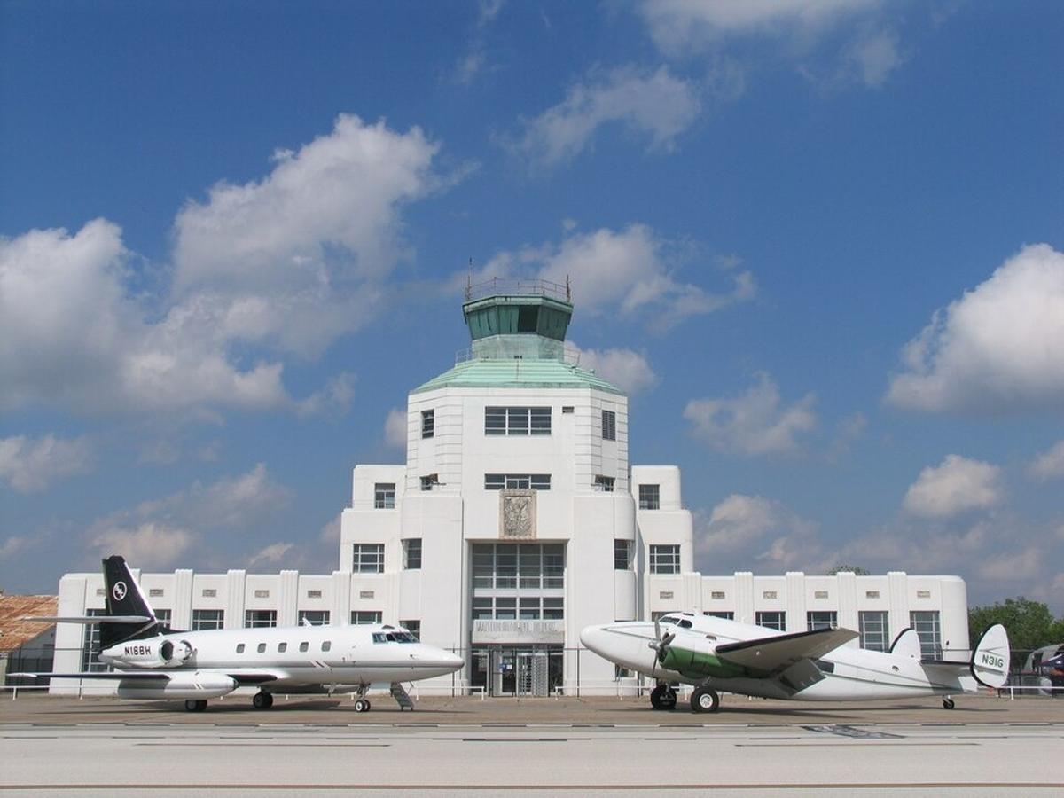 Houston Aviation Museum Suspends Operations