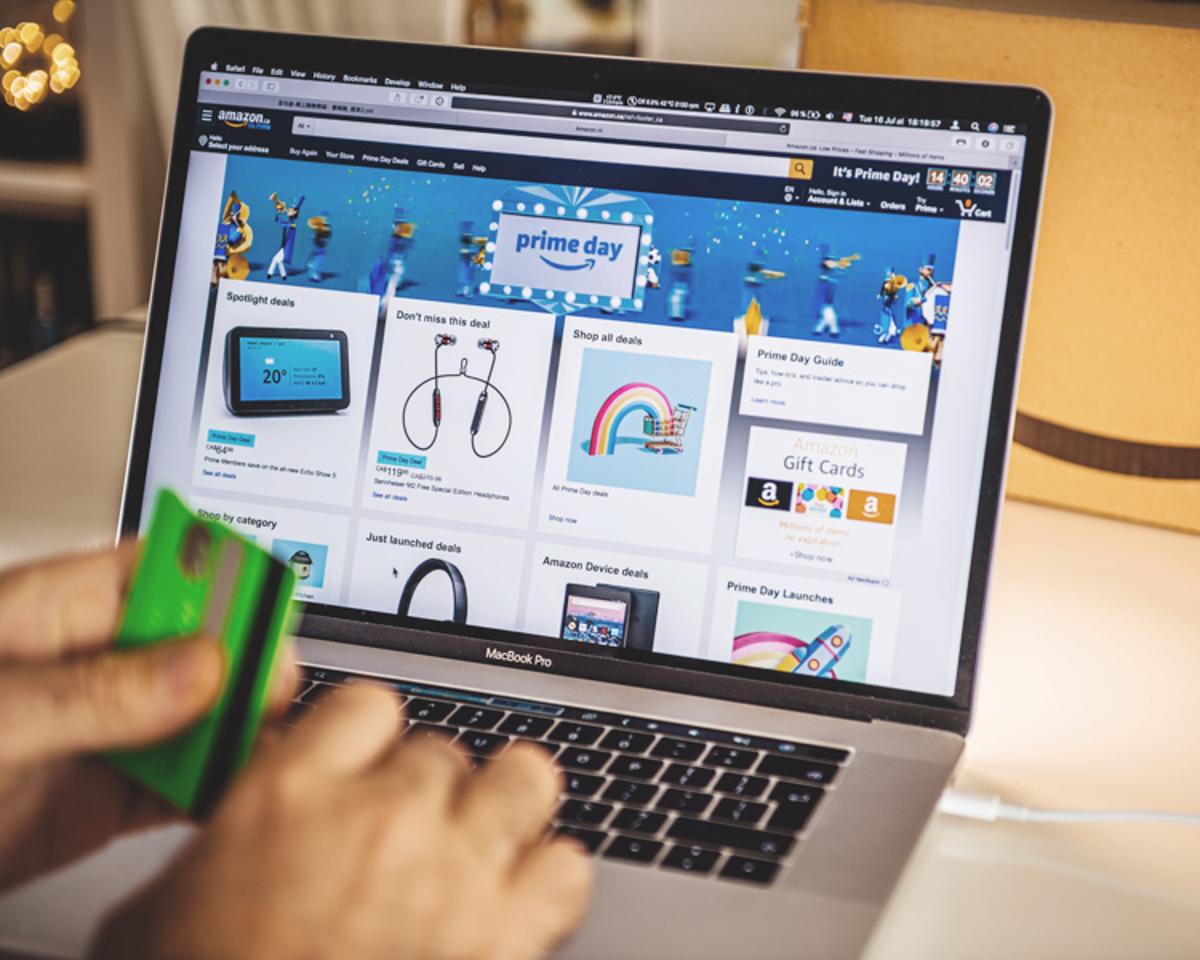 Save Up to 50% Off Amazon Purchases by Redeeming Just a Few Credit Card Points