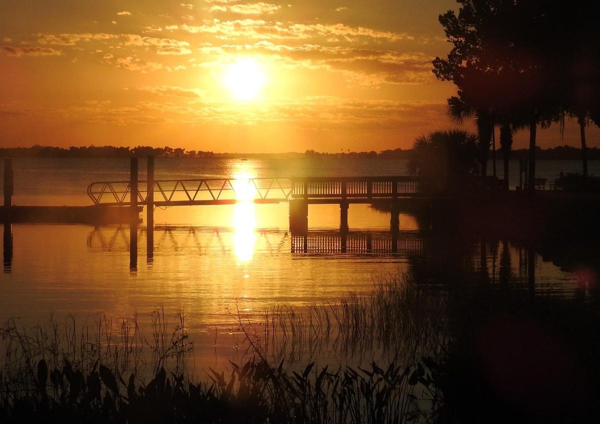 Wire 3 Hooks up Mount Dora to Their Florida Fiber Network