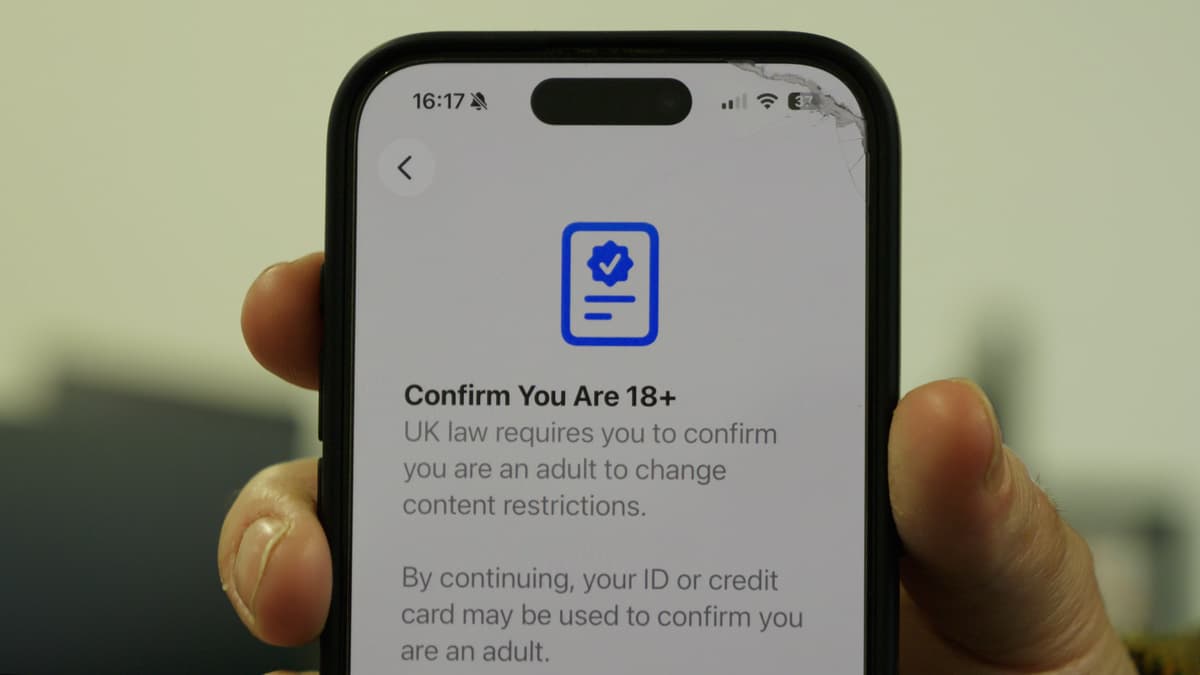 Apple’s New iPhone Update Is Restricting Internet Freedom in the UK